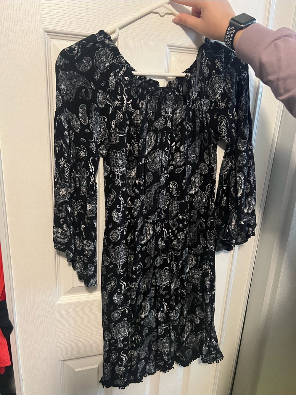 Knox Rose Black Paisley Long Sleeve Peasant Dress
